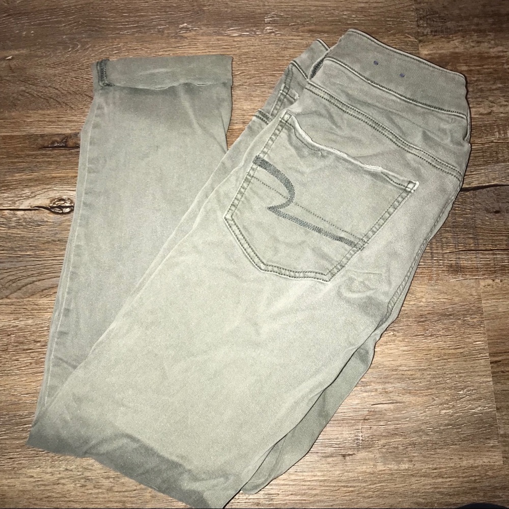 AMERICAN EAGLE SUPERSOFT JEANS